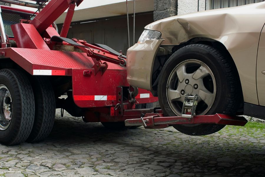 Why Flatbed Towing Is the Safest Option